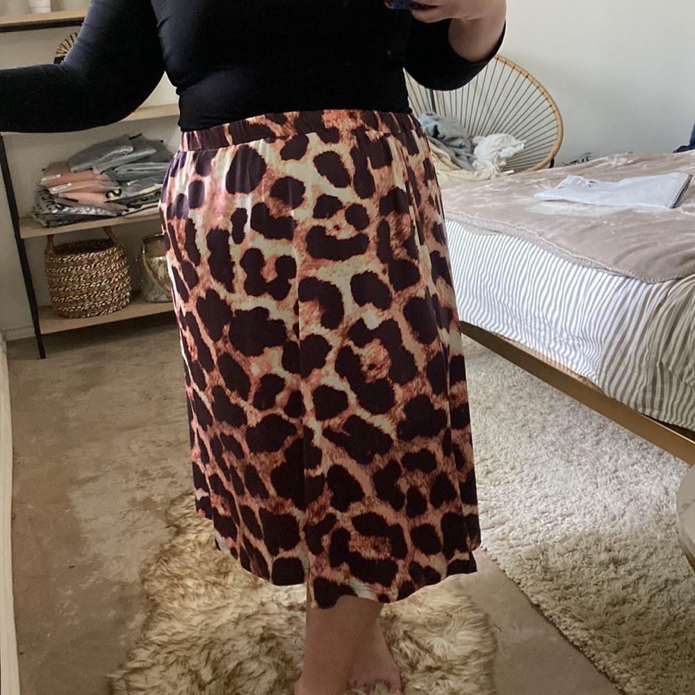 🛍 New Plus Leopard Midi Skirt